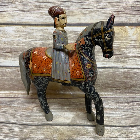 ANCIENT INDIAN RIDER ON HIS HORSE painted wood India - Picture 2 of 8